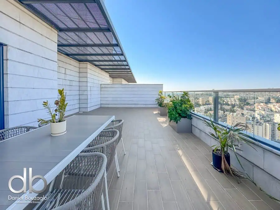 Ashtorm Penthouse in Kiryat Hyovek near Ein Karem