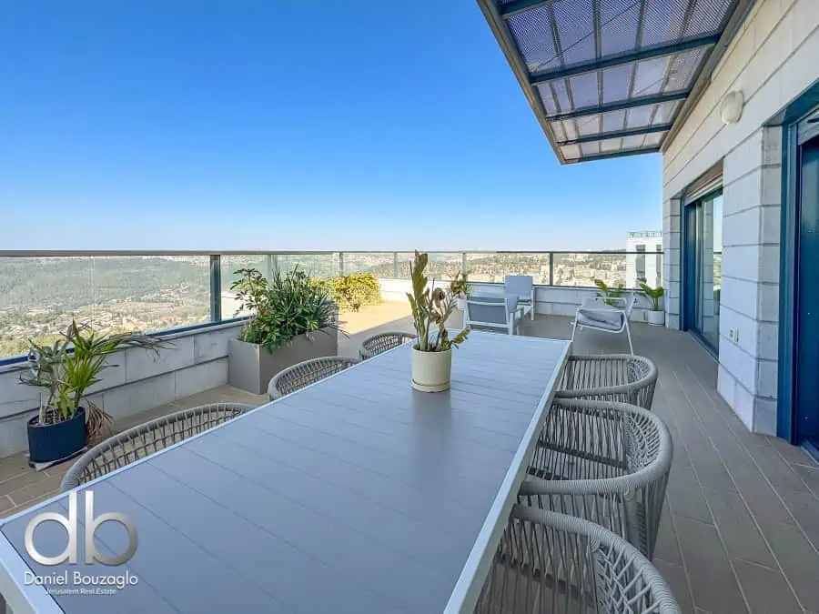 Ashtorm Penthouse in Kiryat Hyovek near Ein Karem