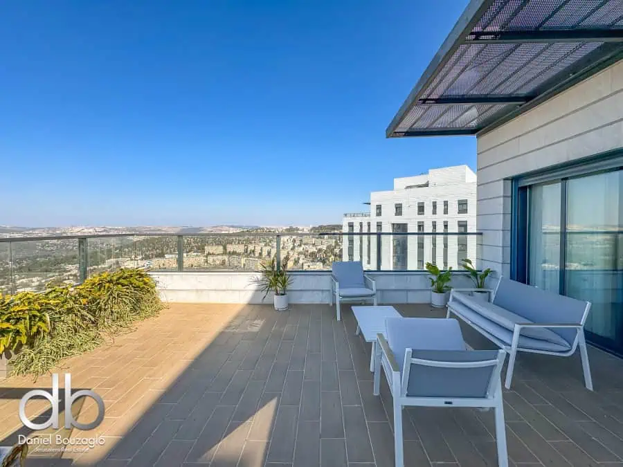 Ashtorm Penthouse in Kiryat Hyovek near Ein Karem