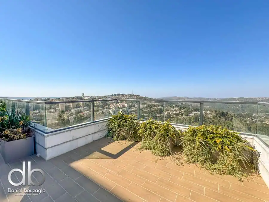 Ashtorm Penthouse in Kiryat Hyovek near Ein Karem