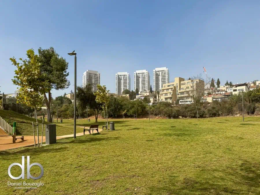 Ashtorm Penthouse in Kiryat Hyovek near Ein Karem