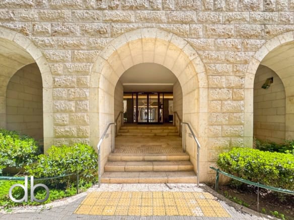 Harav Kook st Jerusalem 3br for sale