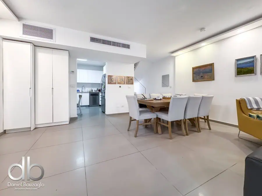 Quadra Mekor Chaim 3br garden apartment