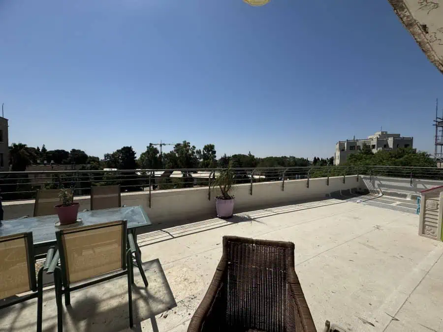 Roof apartment for sale in Ben Maimon street