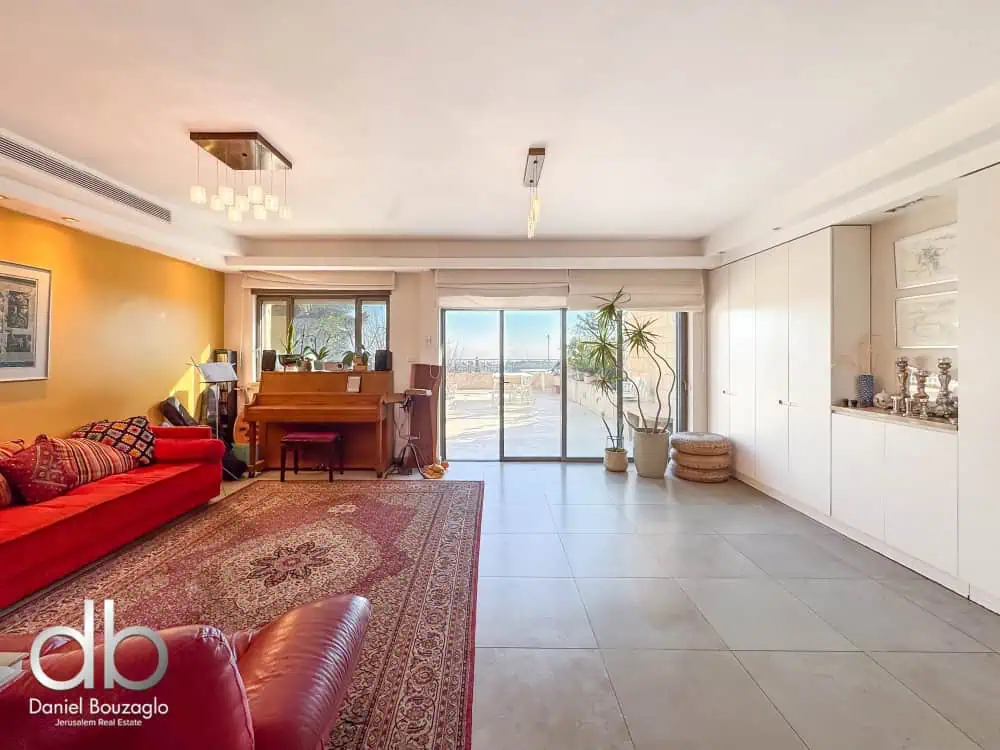 Caspi street 250 sqm for sale with old city view