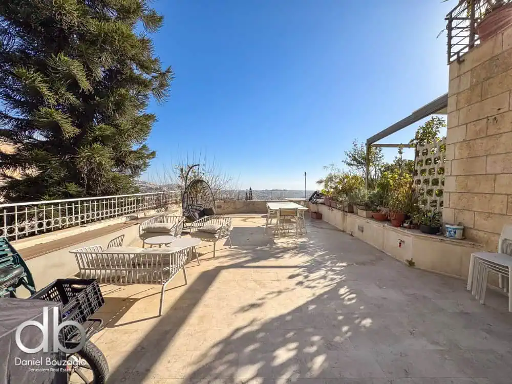 Caspi street 250 sqm for sale with old city view