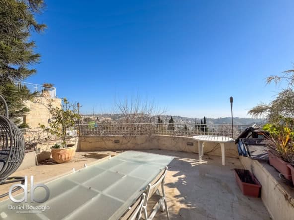 Caspi street 250 sqm for sale with old city view