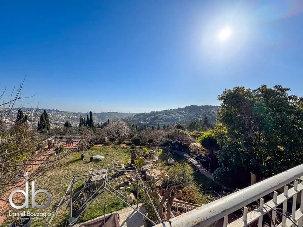 Caspi street 250 sqm for sale with old city view