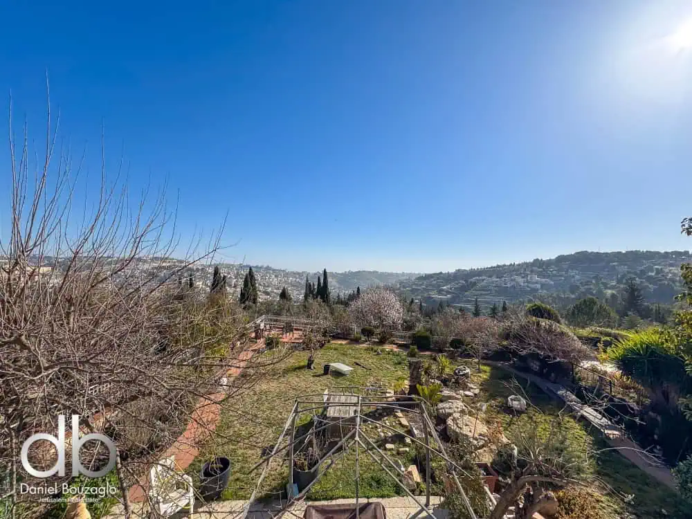 Caspi street 250 sqm for sale with old city view