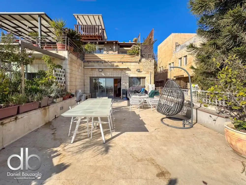 Caspi street 250 sqm for sale with old city view