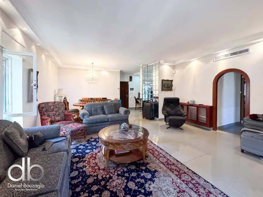 Tzuria Street in abu tor 100 sqm apt for sale