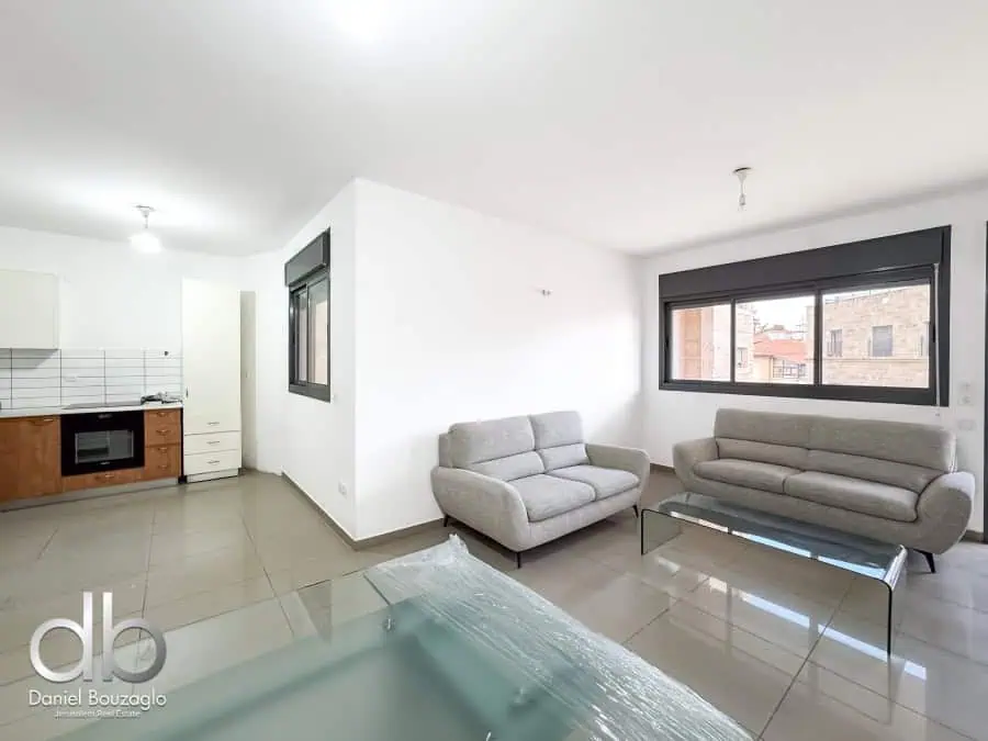 Hamoshava building 2br on the 2nd floor