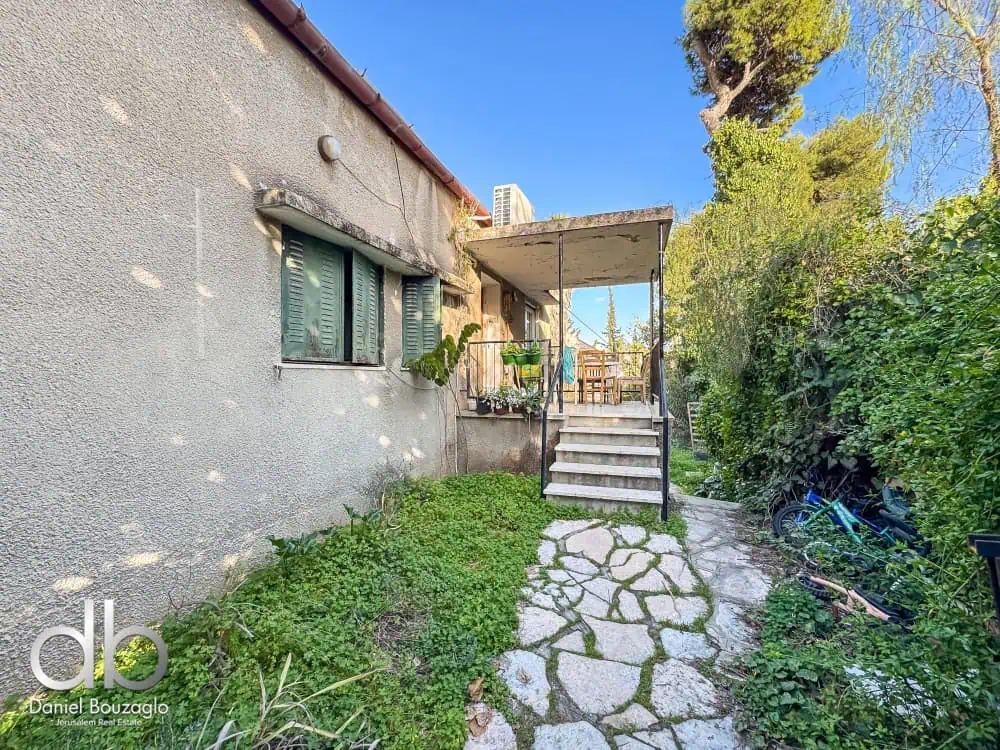 מגרש עם 2 וילות וזכויות בניה בית הכרם ירושלים