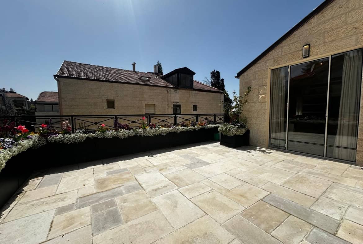 Dan street Penthouse in Baka Jerusalem