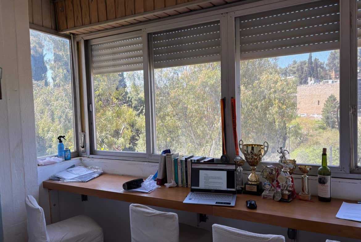 Neve Shanan 2br with yard for sale - Nayot