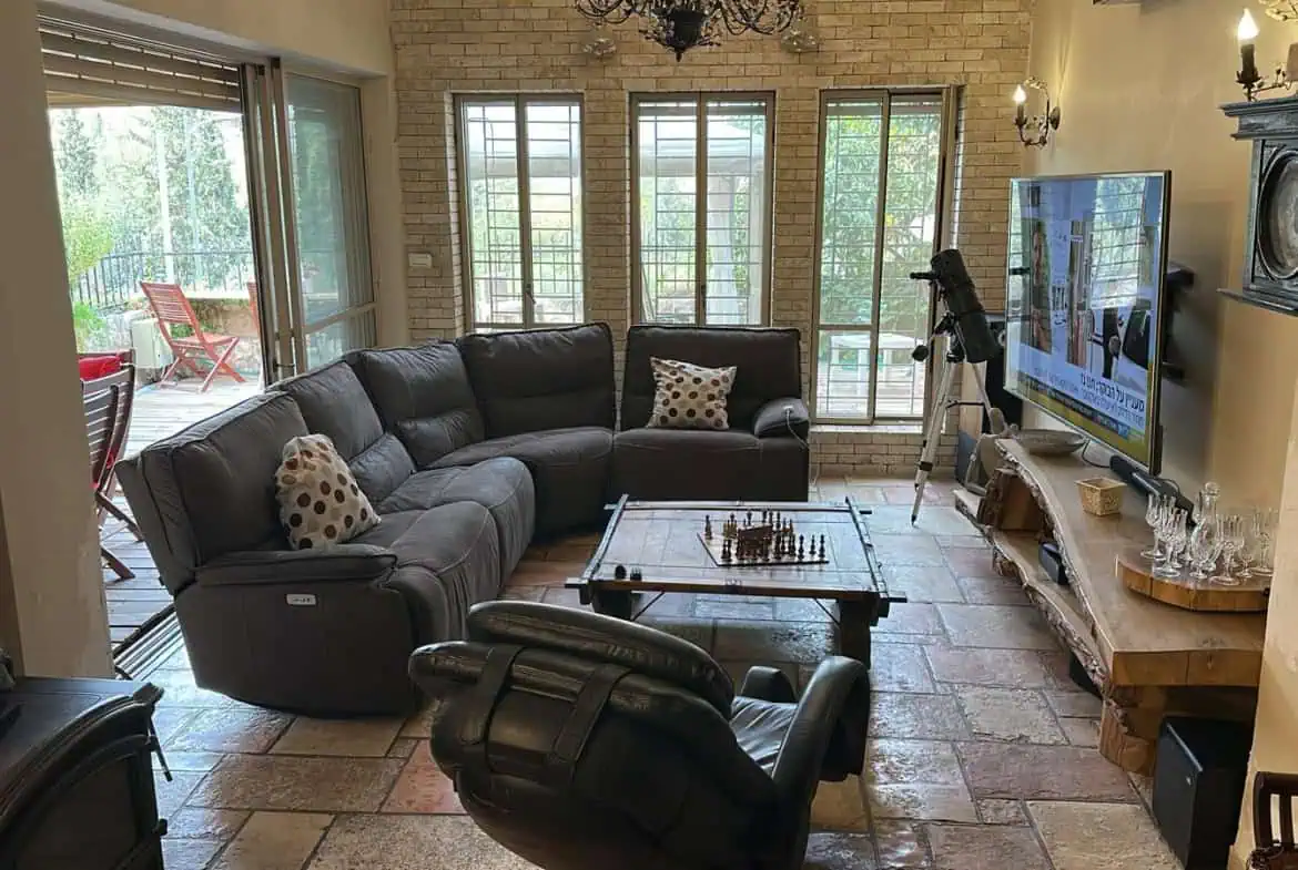 Neve Shanan Nayot Duplex with Garden for sale - Nayot