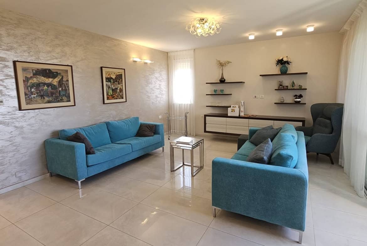 Wolfson towers renvovated 2br for sale 1 Wolfson towers renovated 2br for sale