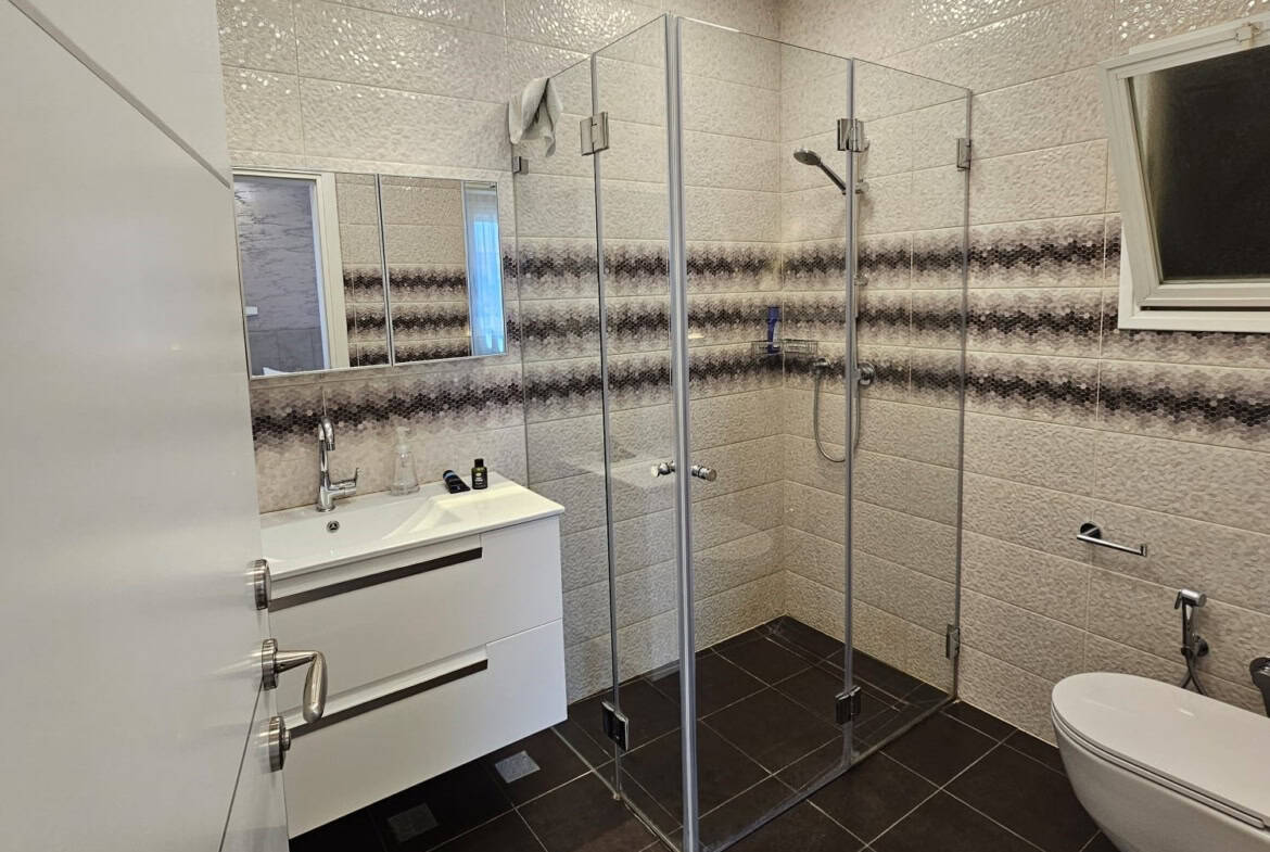 Wolfson towers renvovated 2br for sale 10 Wolfson towers renovated 2br for sale