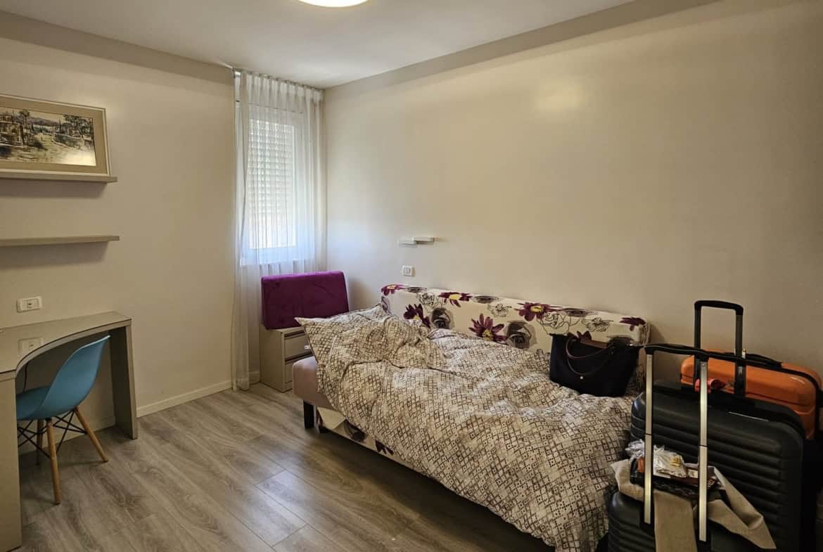 Wolfson towers renvovated 2br for sale 9 Wolfson towers renovated 2br for sale