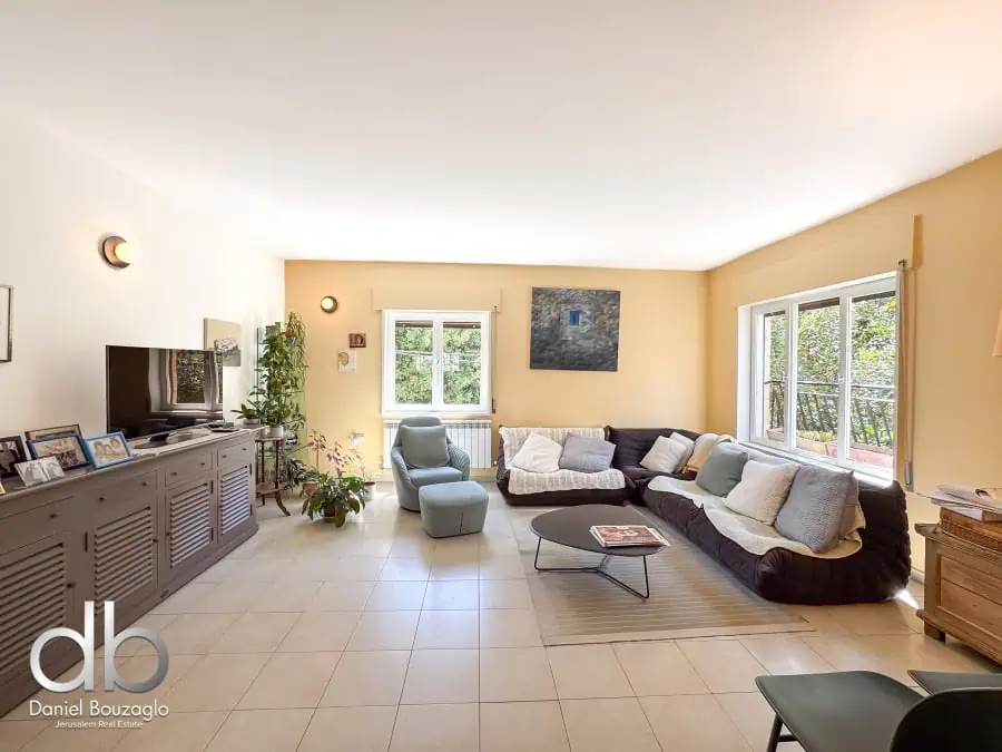 Hatibonim st Rechavia 3br duplex apt for sale