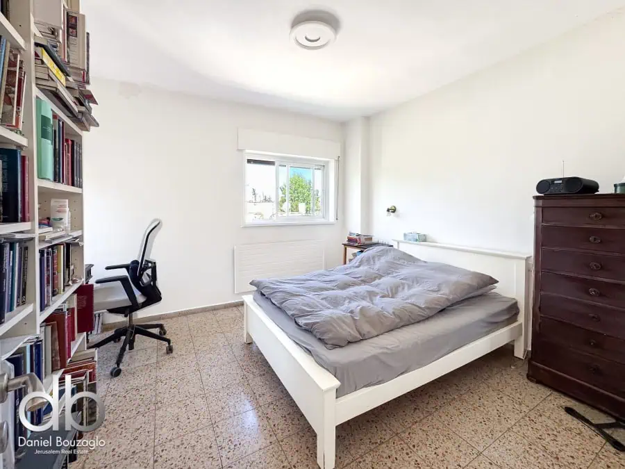 Hatibonim st Rechavia 3br duplex apt for sale
