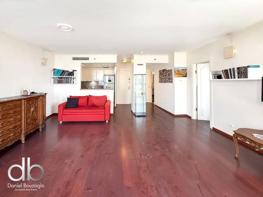 Leonardo hotel Jerusalem 1br apt for sale