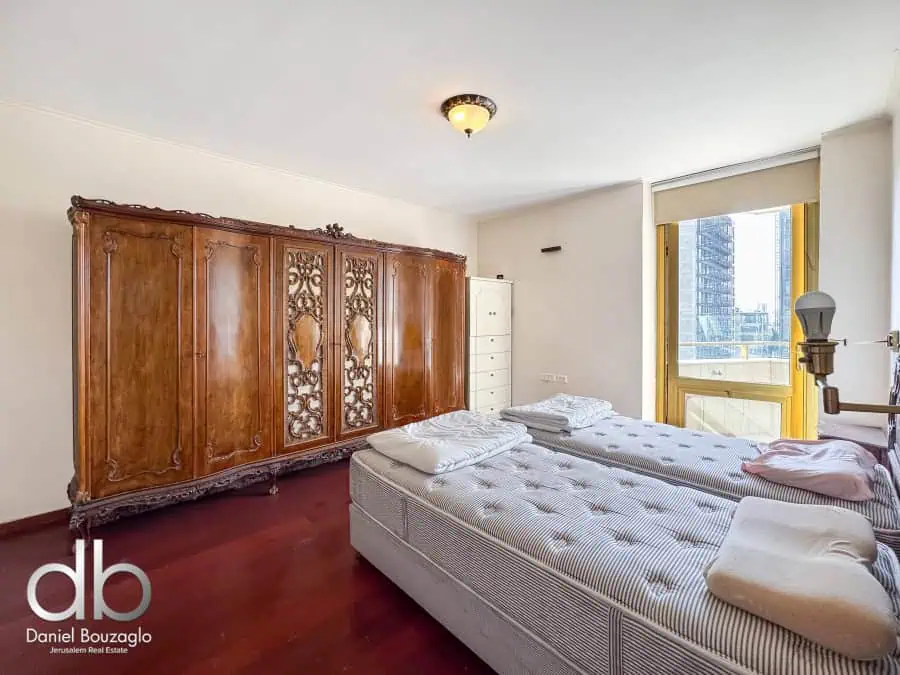 Leonardo hotel Jerusalem 1br apt for sale