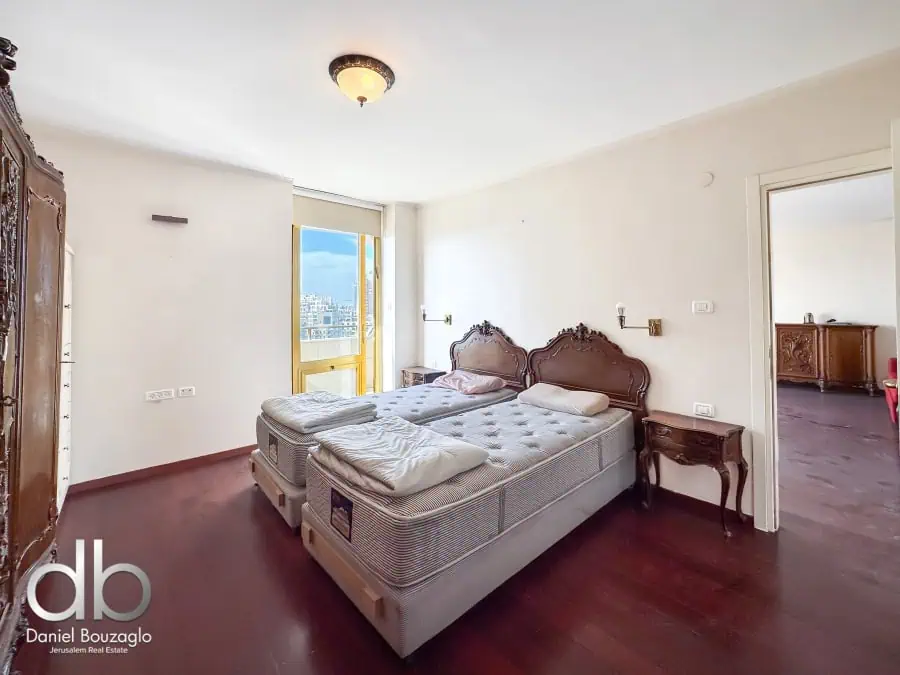Leonardo hotel Jerusalem 1br apt for sale
