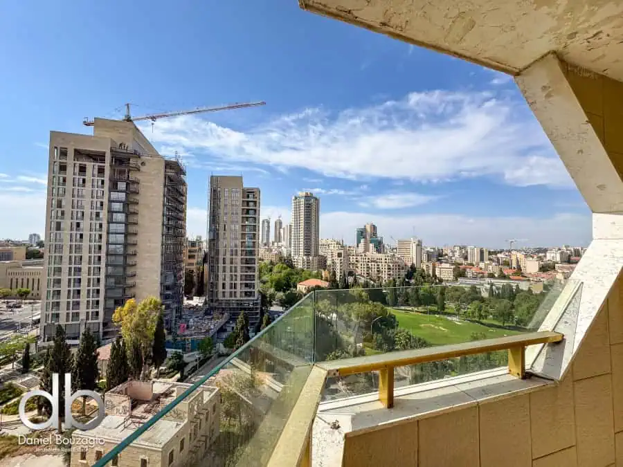 Leonardo hotel Jerusalem 1br apt for sale