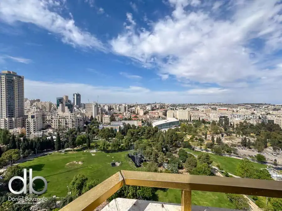Leonardo hotel Jerusalem 3br B side apt for sale