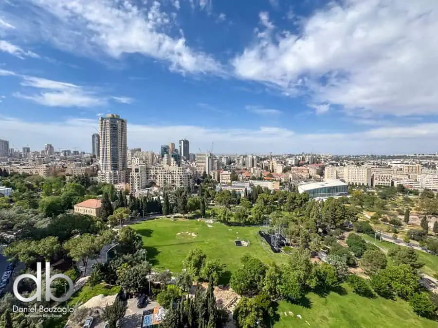 Leonardo hotel Jerusalem 3br B side apt for sale