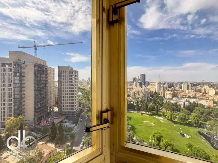Leonardo hotel Jerusalem 3br B side apt for sale