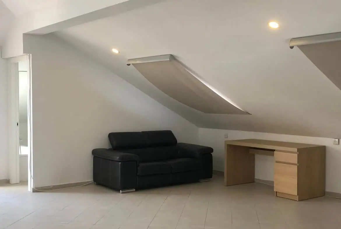 WhatsApp Image 2025-05-11 at 113720 For Rent – Stunning Penthouse on HaAyin Het Street