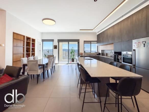 Bnei Batira oversized 3br for sale