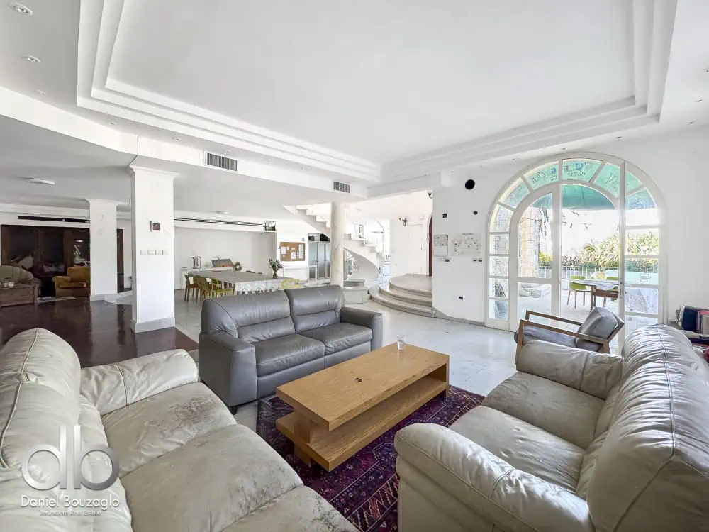 Ein Karem villa with pool for sale