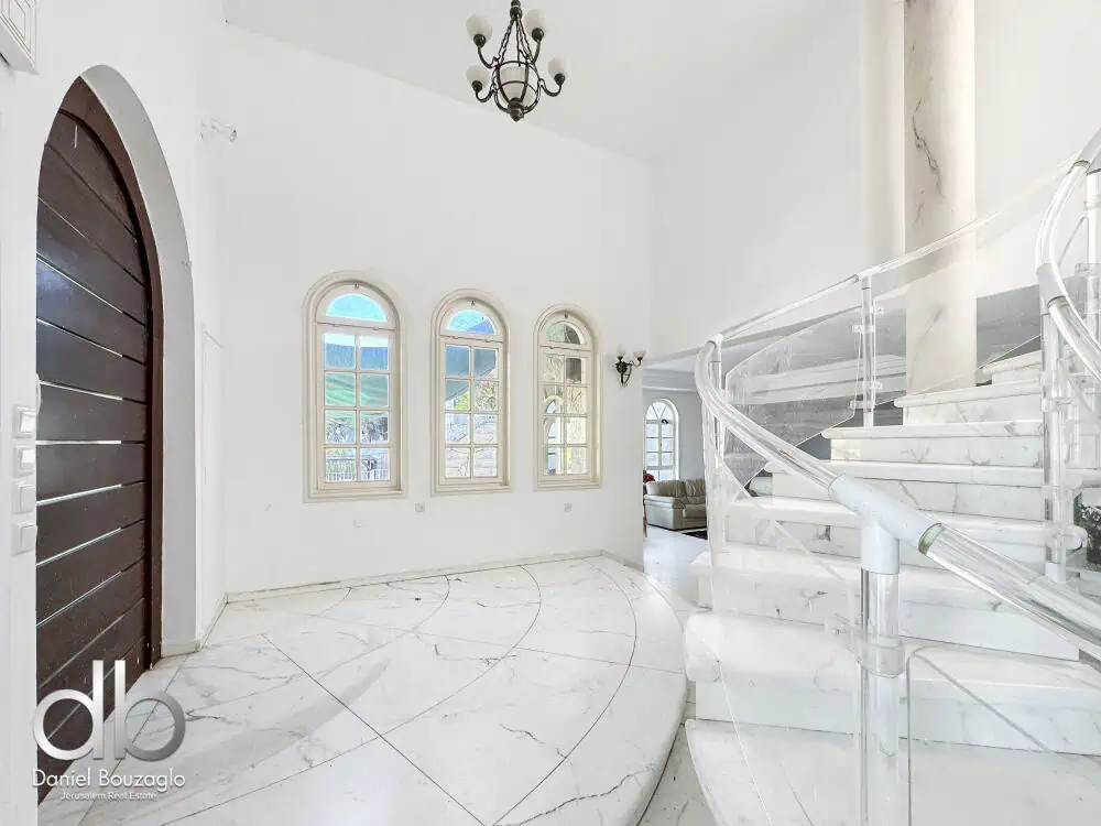 Ein Karem villa with pool for sale