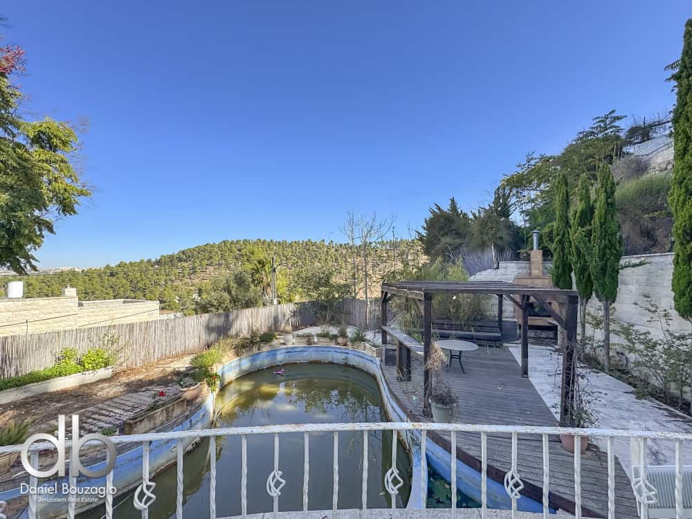 Ein Karem villa with pool for sale