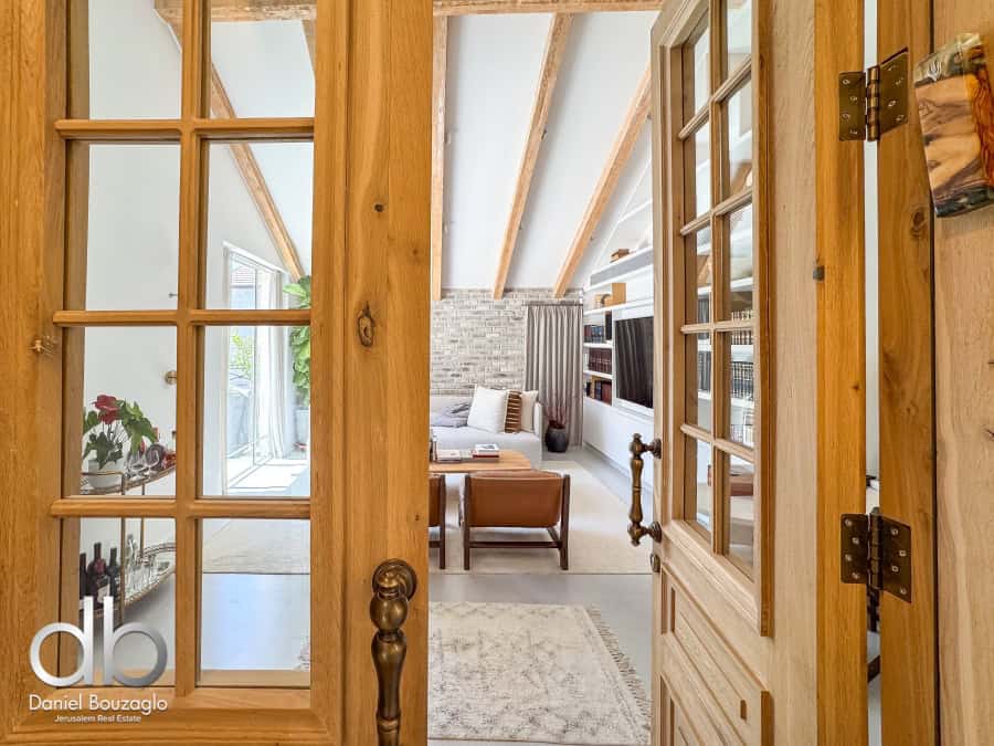 Baka Penthouse for sale on Dan street