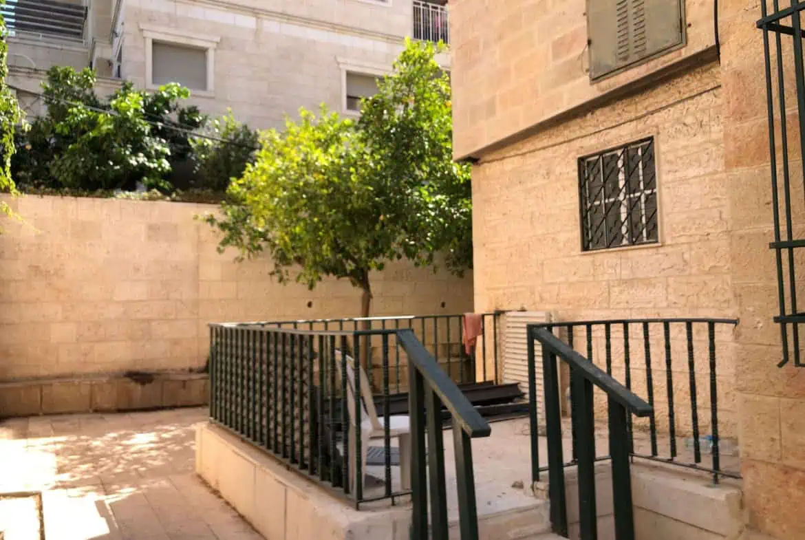 Ben Yefunne Baka 2br garden apt rental 39 Ben Yefunne Baka 2br garden apt rental