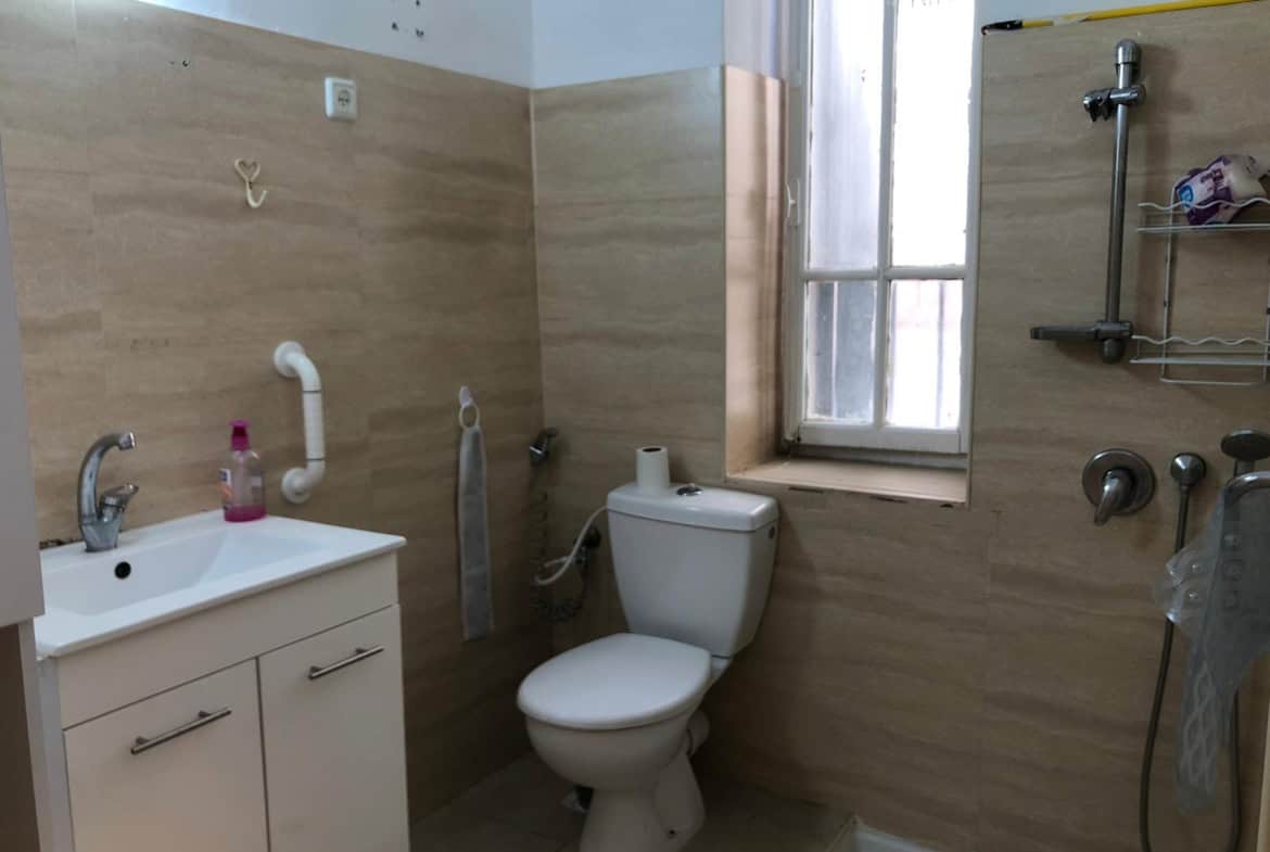 Ben Yefunne Baka 2br garden apt rental