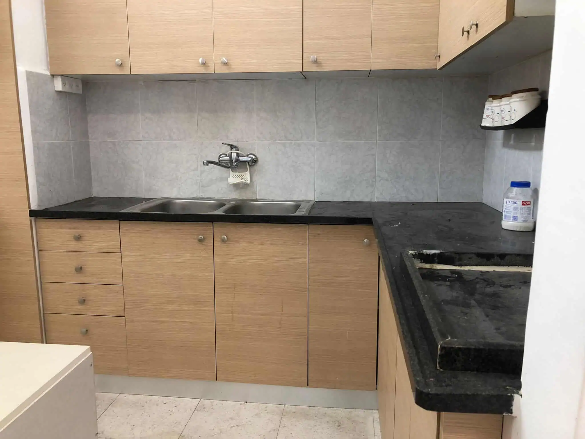 Ben Yefunne Baka 2br garden apt rental