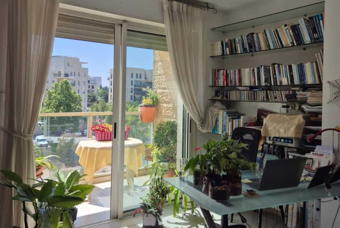 Hebron rd Alennby complex re-sale 2br