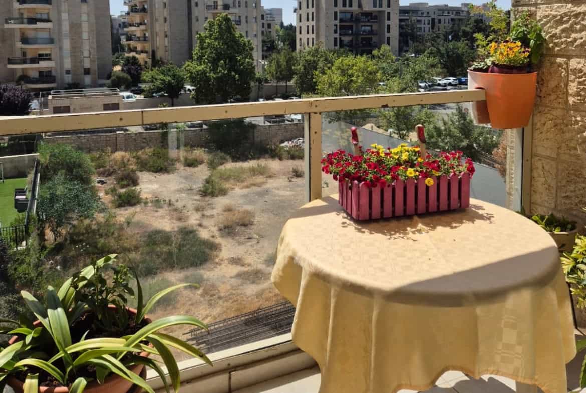 Hebron rd Alennby complex re-sale 2br