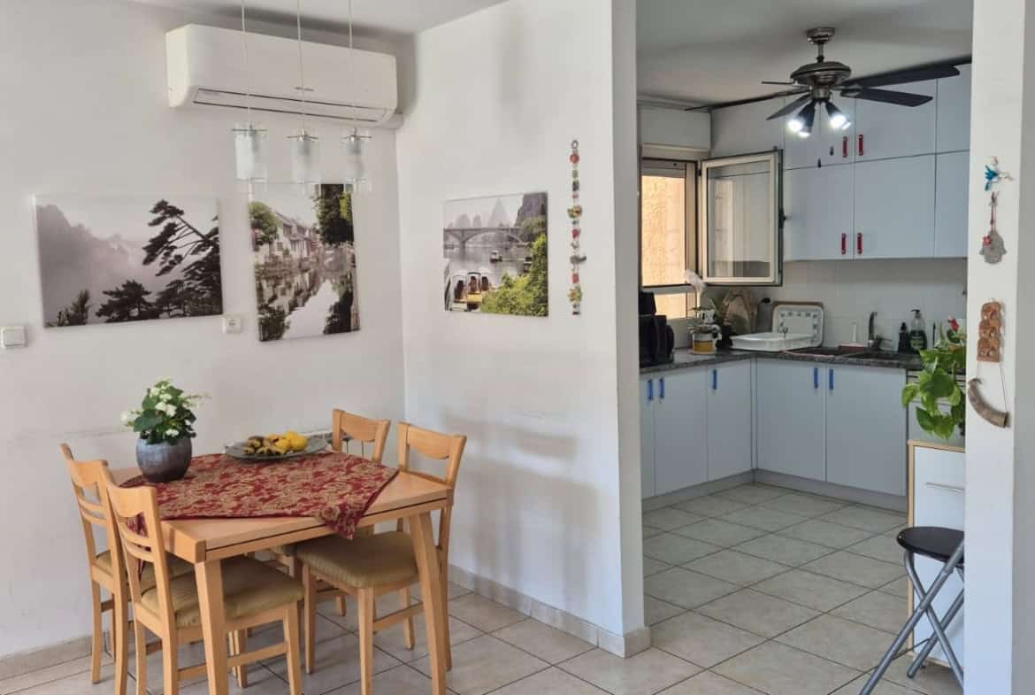 Hebron rd Alennby complex re-sale 2br