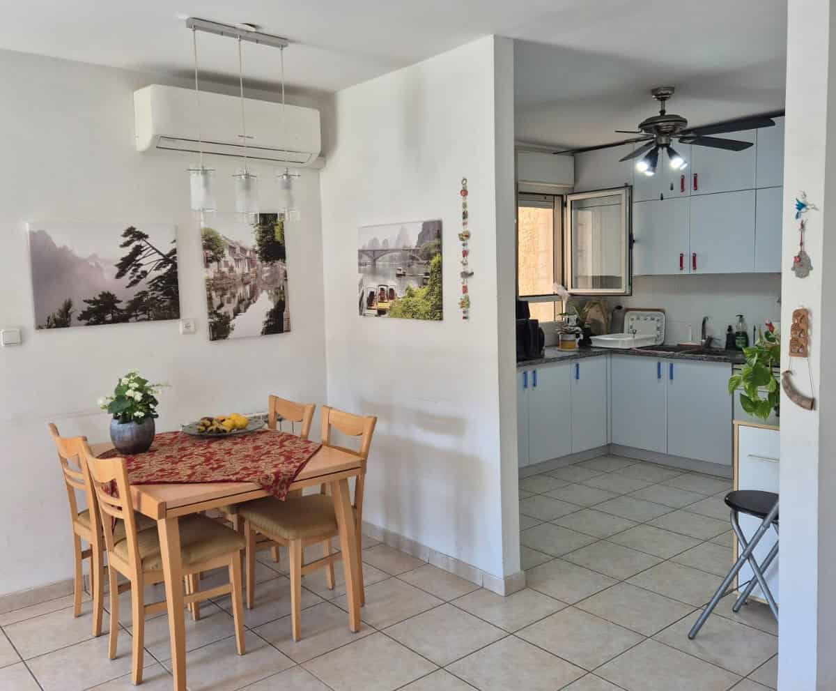 Hebron rd Alennby complex re-sale 2br