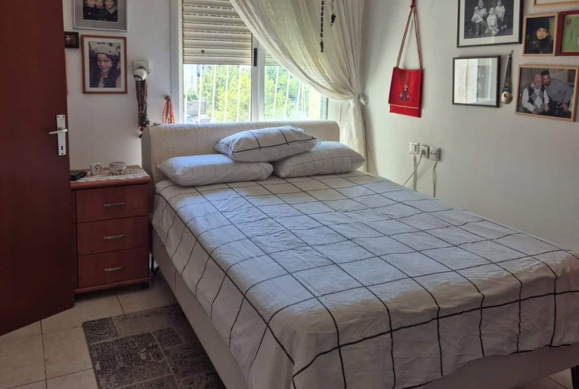 Hebron rd Alennby complex re-sale 2br
