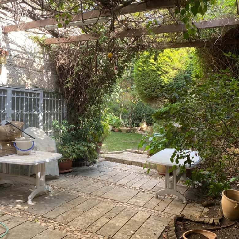 Sderot Shai Agnon garden cottage for sale