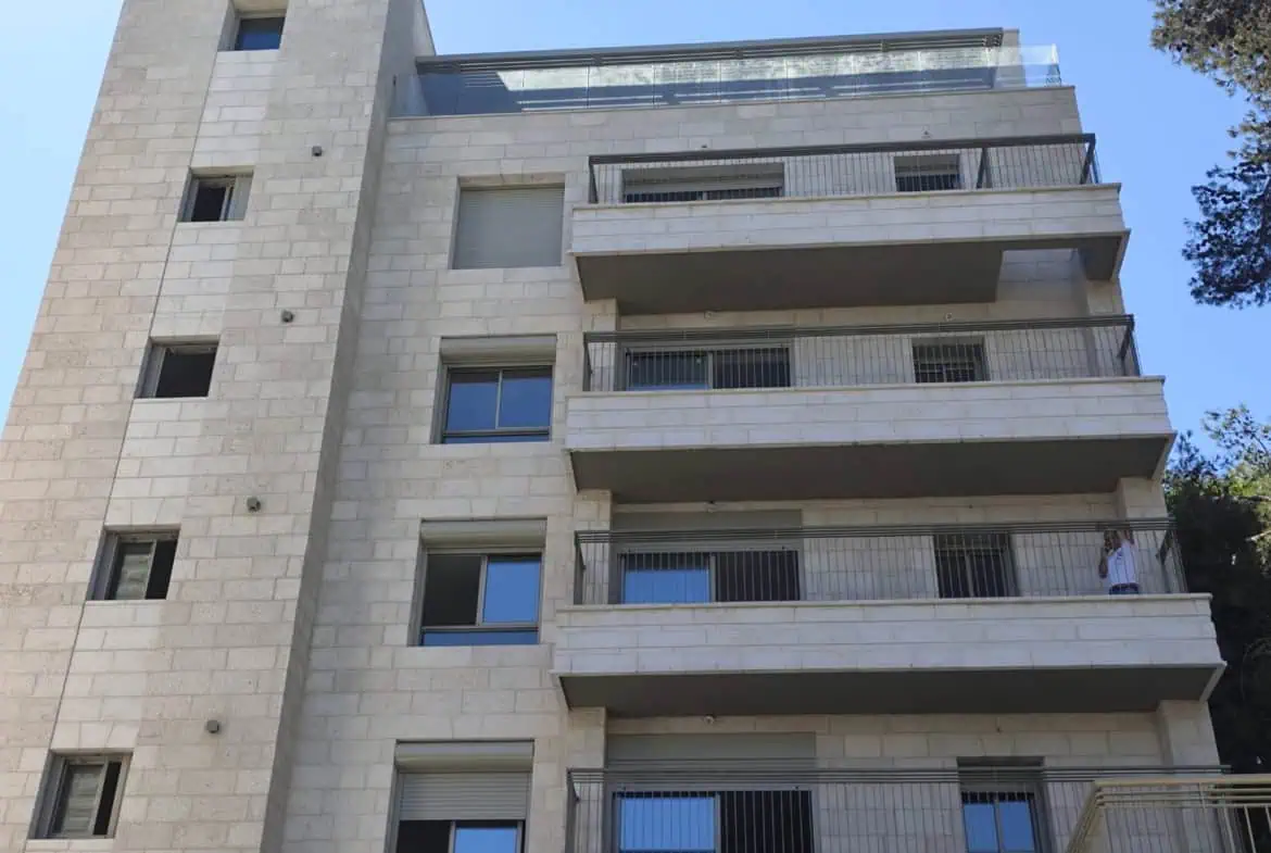 טשרנחובסקי 3א דירה 5 חדרים להשכרה