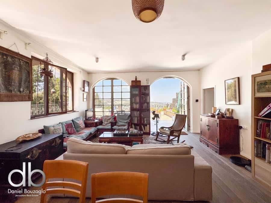 Caspi street rental with open view
