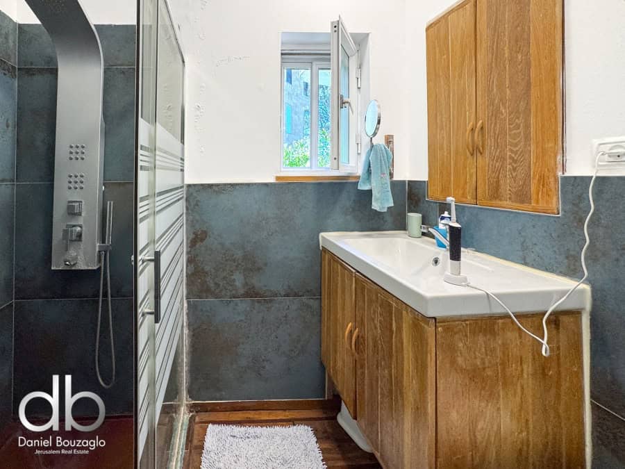 Caspi street rental with open view